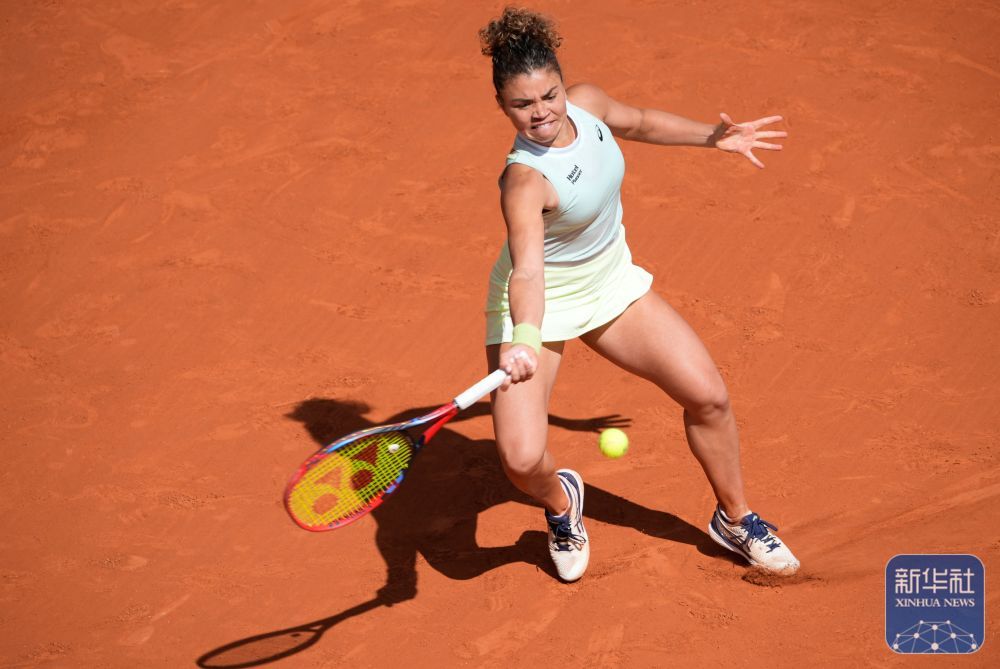 法网 | 保利尼淘汰莱巴金娜晋级女单四强 法网 | 保利尼淘汰莱巴金娜晋级女单四强