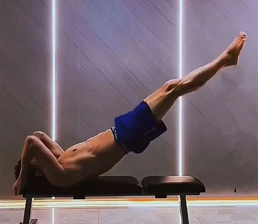 @女主播，小心“榜一大哥”！