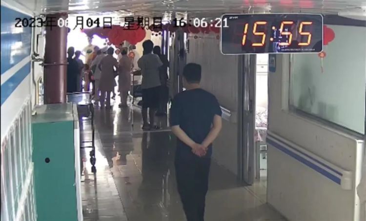 女童在医院病房嬉闹重度烫伤谁之责？法院判了