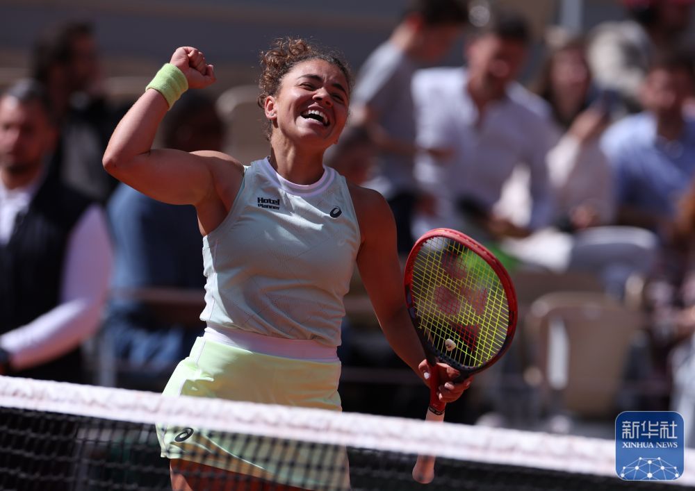 法网 | 保利尼淘汰莱巴金娜晋级女单四强 法网 | 保利尼淘汰莱巴金娜晋级女单四强