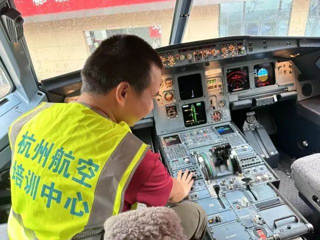 1500万元！杭州一学校买下整架飞机！学生们沸了……