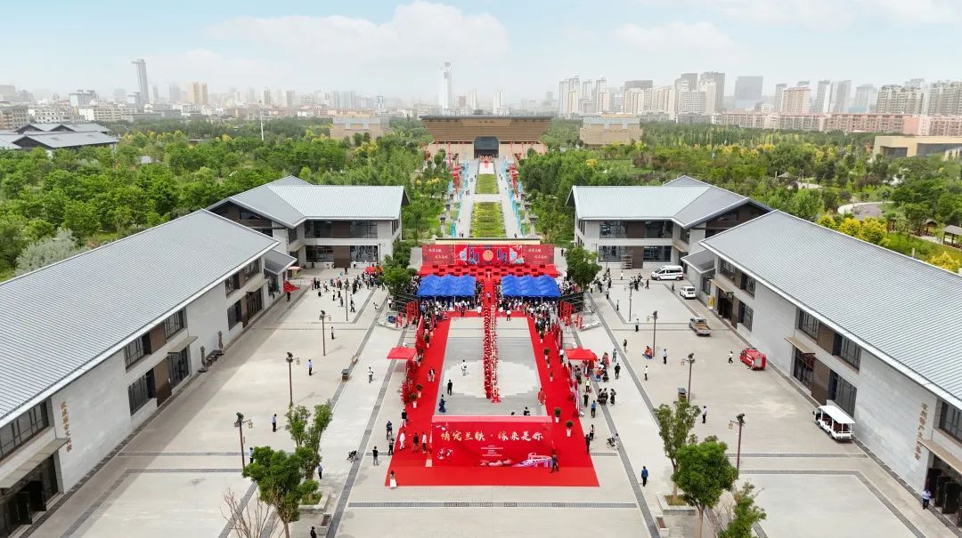 单位免费给办的婚礼，太有排面了！