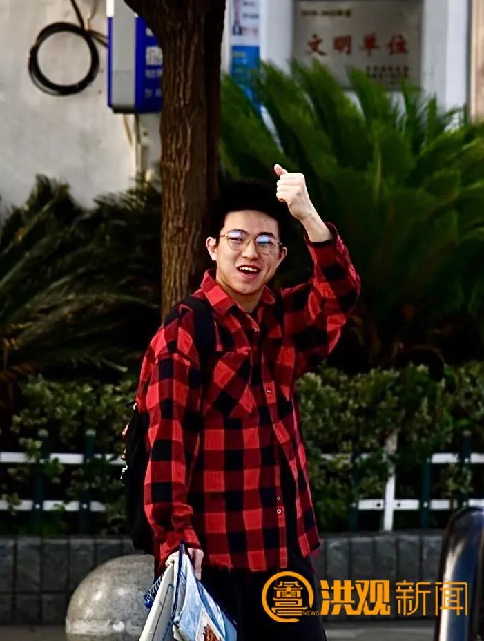 南昌考场门口的这一幕幕！太燃了