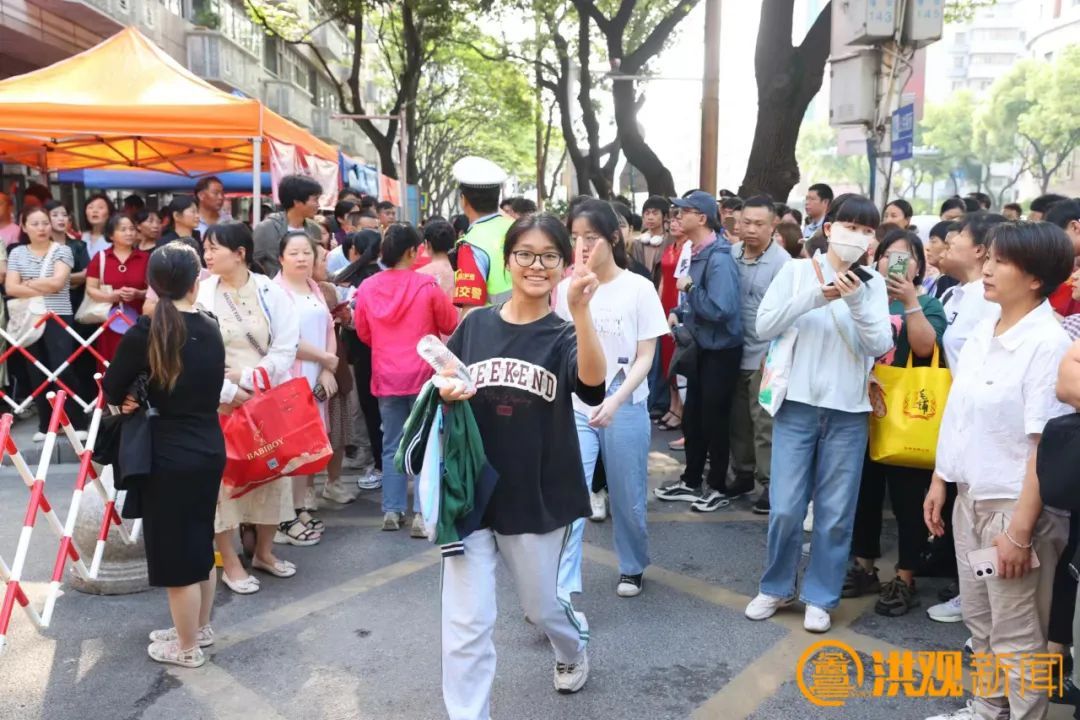南昌考场门口的这一幕幕！太燃了