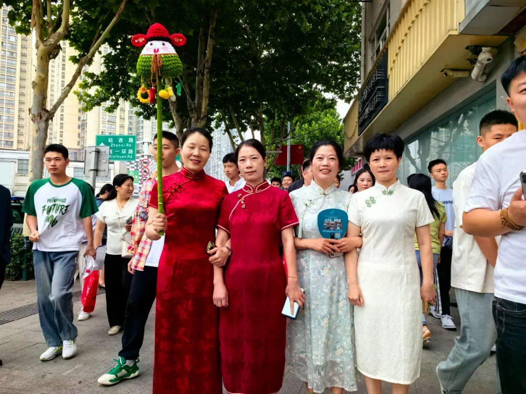 今天，为安徽49.5万考生加油！