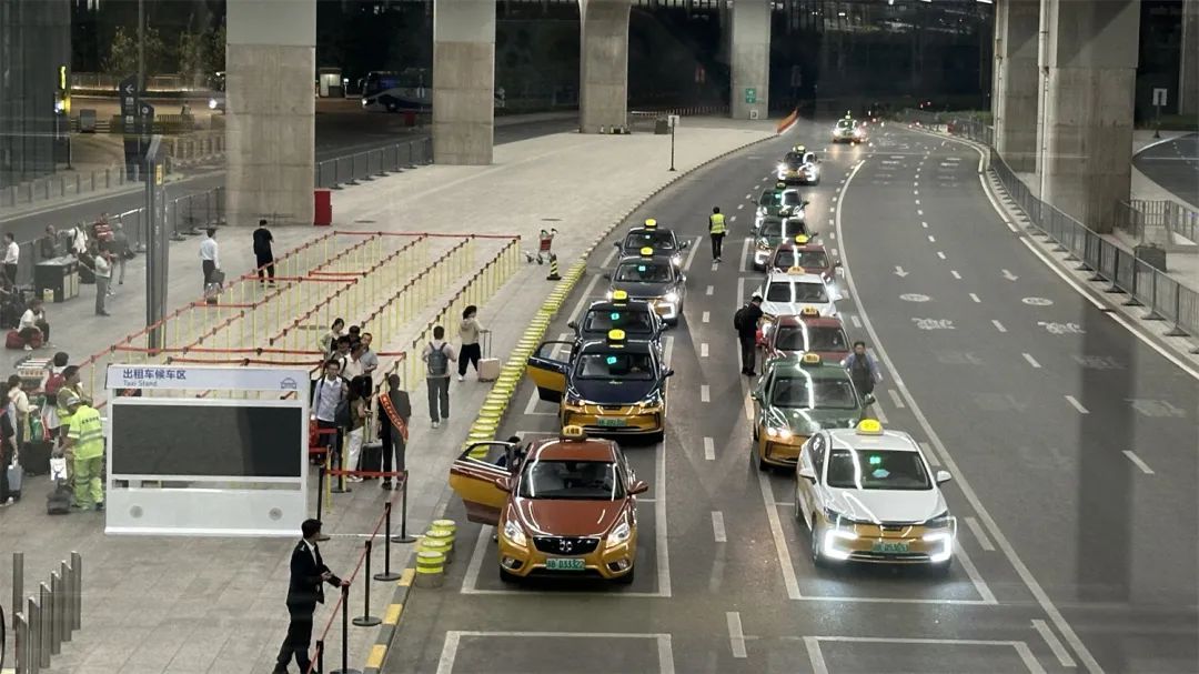 记者观察 | 出租汽车“异味”背后