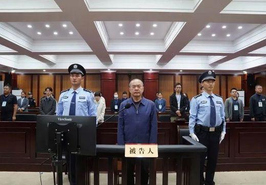 贵州省粮食和物资储备局原正厅级干部吴青春获刑十年六个月