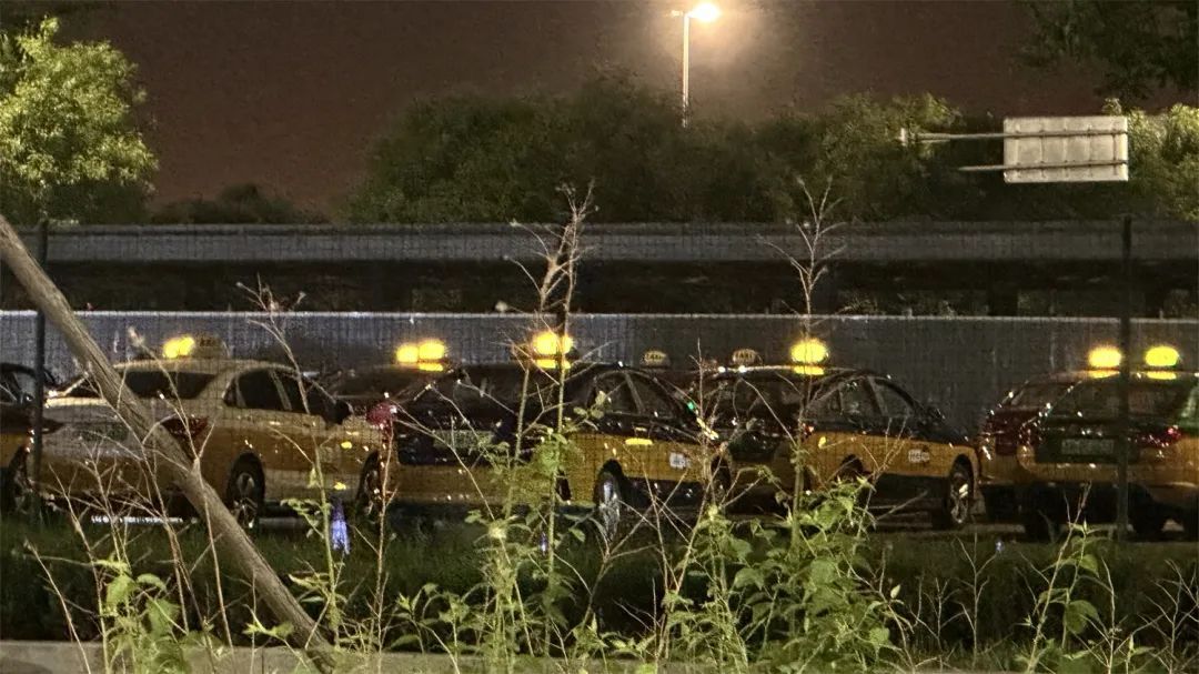 记者观察 | 出租汽车“异味”背后