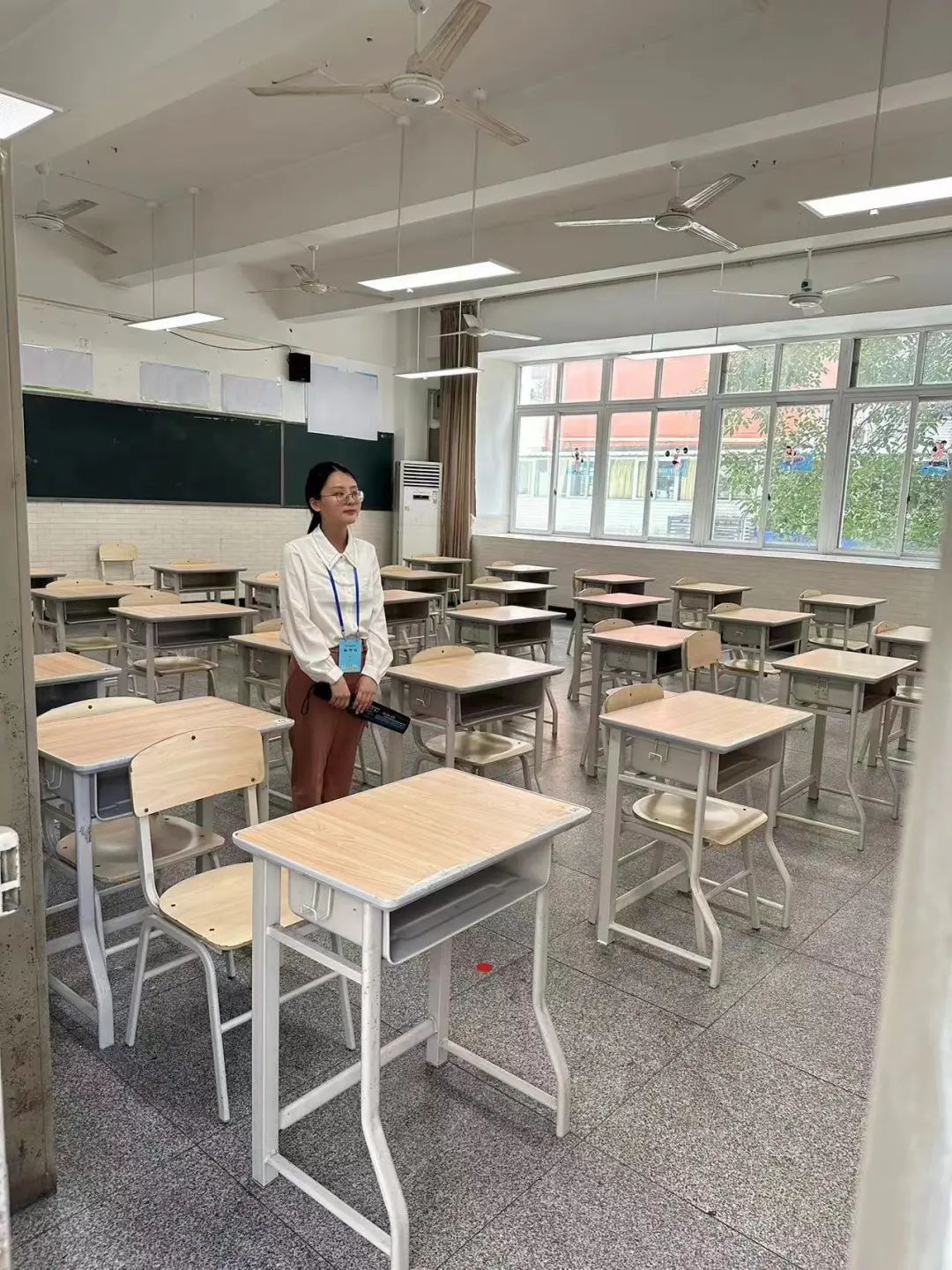 重庆之声记者“踩点”重庆高考考场——各项服务已就绪 重庆之声记者“踩点”重庆高考考场——各项服务已就绪