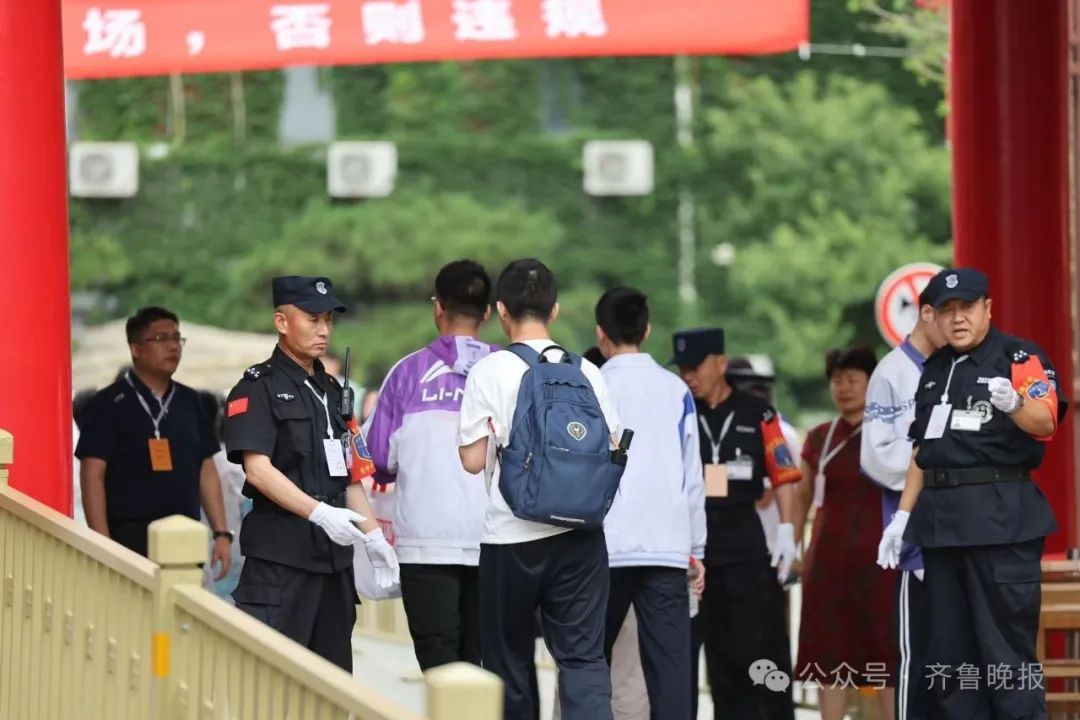 直击2024山东高考现场！有家长带存了六年的粽子来送考