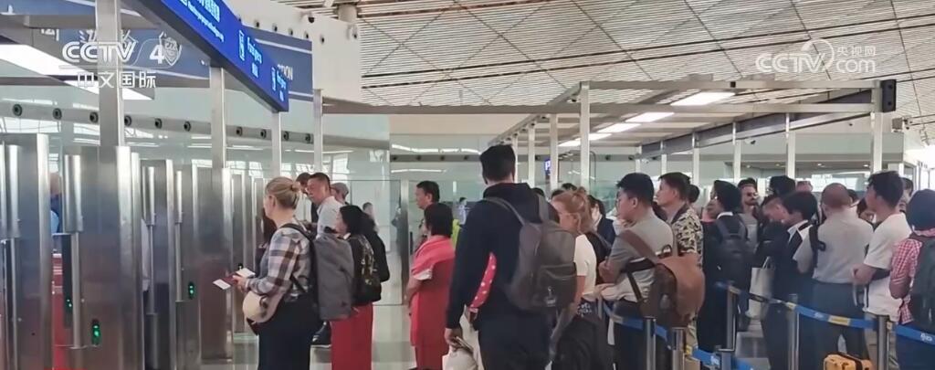 4000万辆、175万人次……端午假期中短途出行需求旺盛 文旅消费热潮涌动 4000万辆、175万人次……端午假期中短途出行需求旺盛 文旅消费热潮涌动