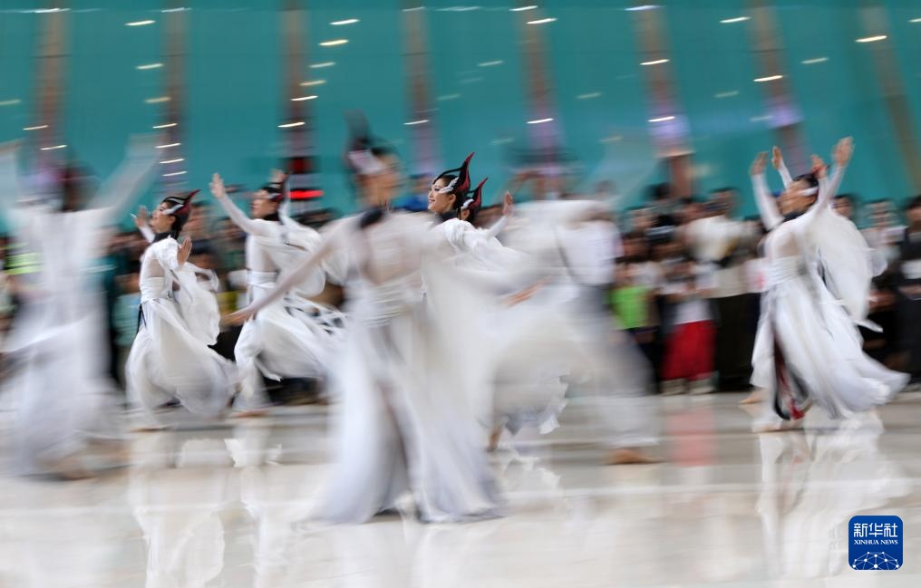 《国宝辽宁&middot;瑞鹤篇》快闪表演在辽博举行