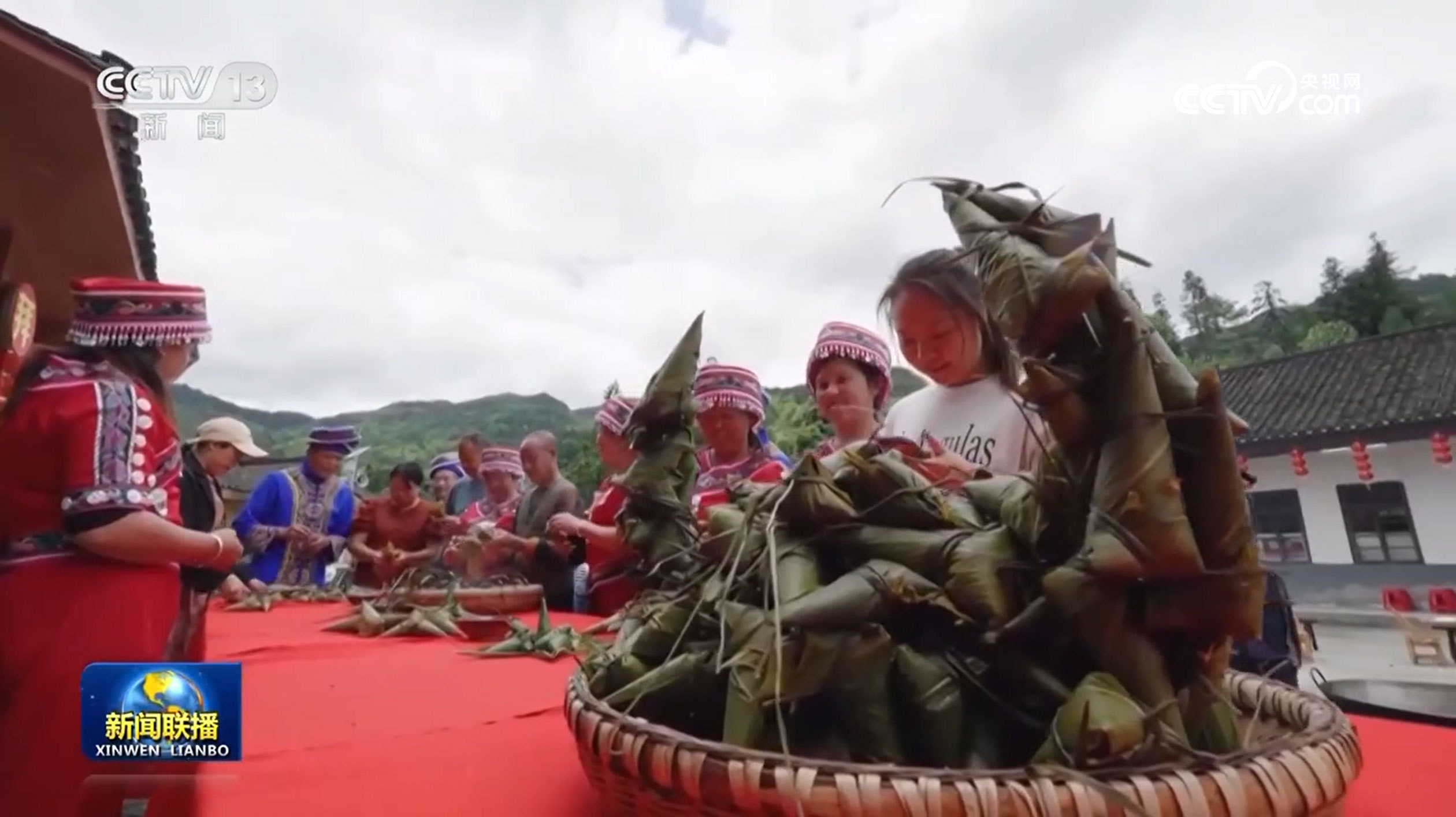 迎端午赏民俗 节日氛围浓 迎端午赏民俗 节日氛围浓