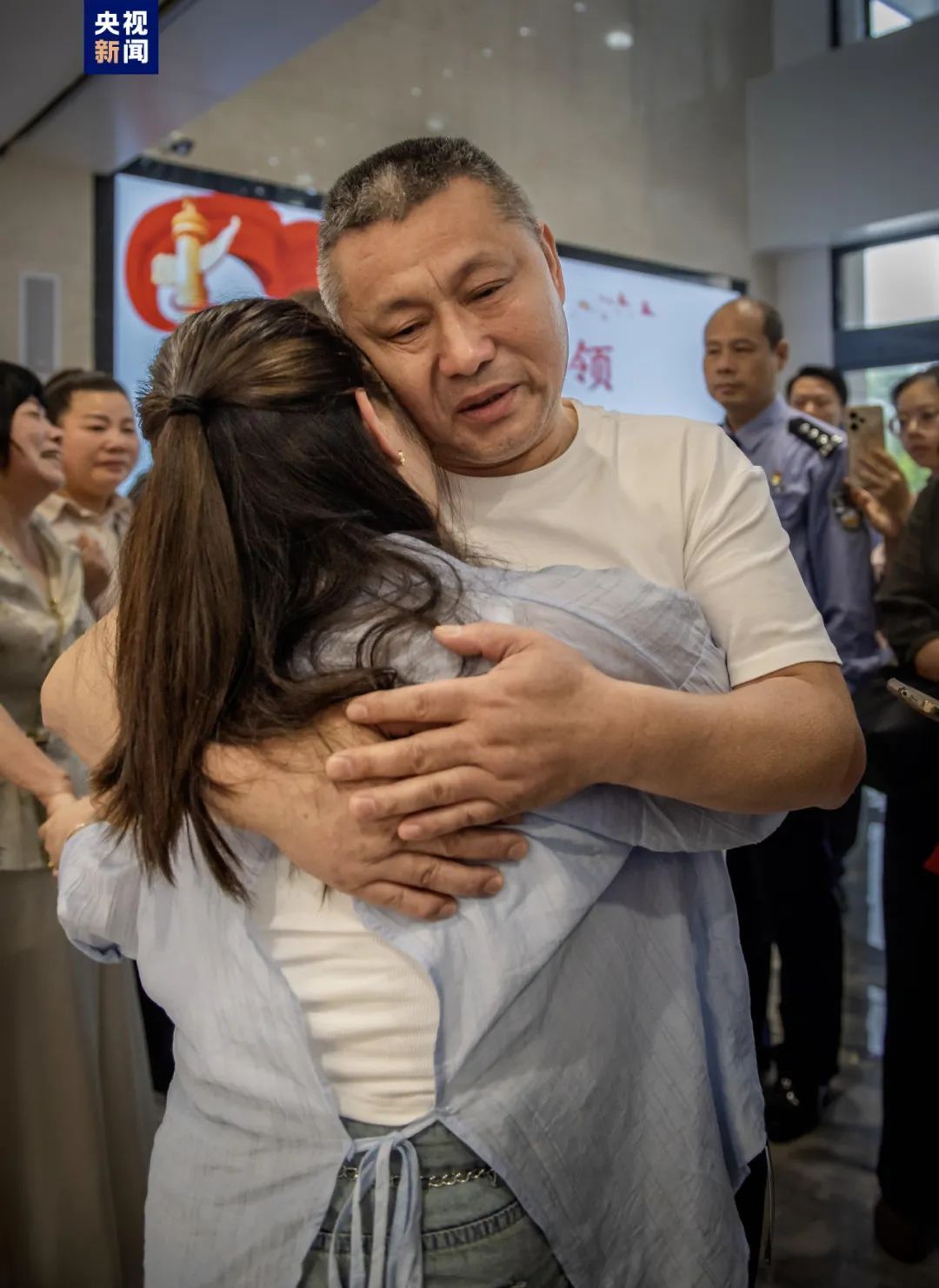 让人泪目！“29年了，我终于找到你了”