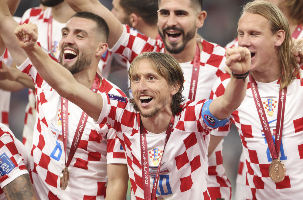 欧锦赛 | B组前瞻：死亡之组谁“死亡”？