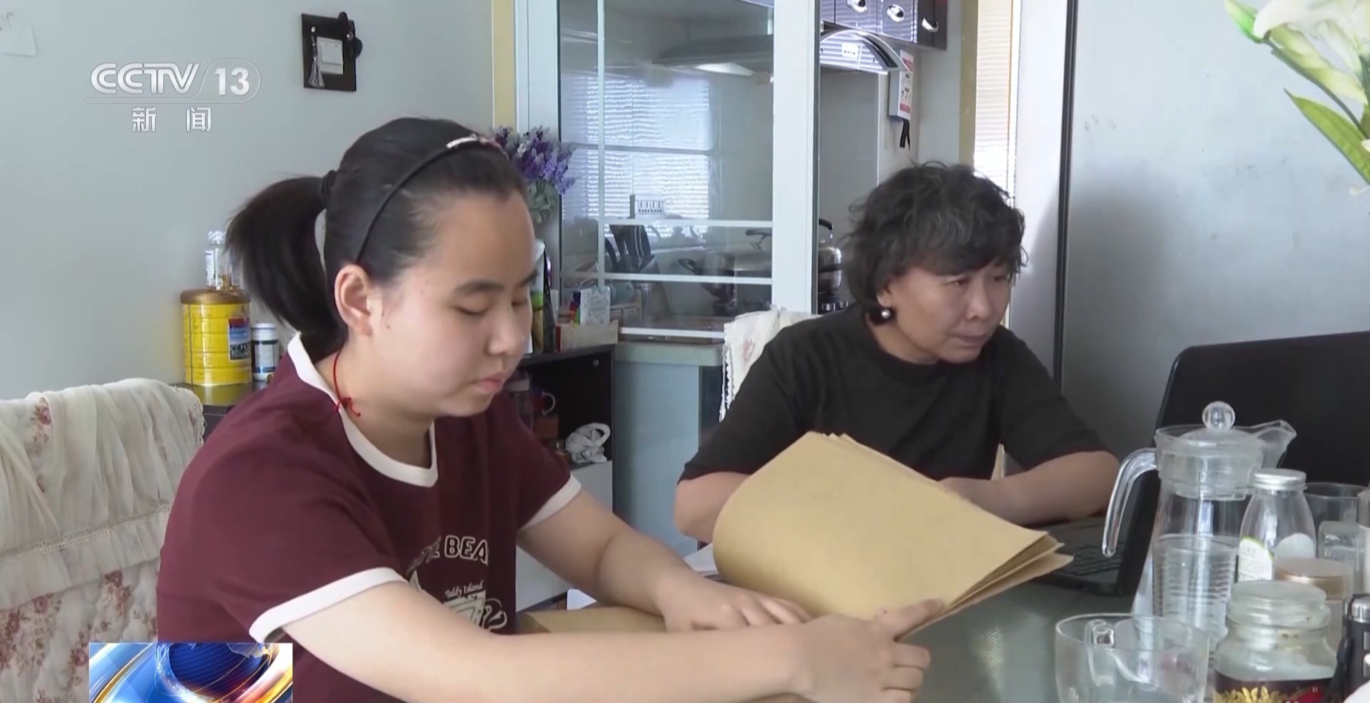 盲眼少女用音乐照亮高考路，她的梦想是……