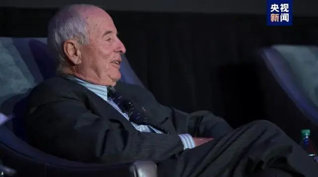 一名“阿波罗8号”宇航员坠机身亡