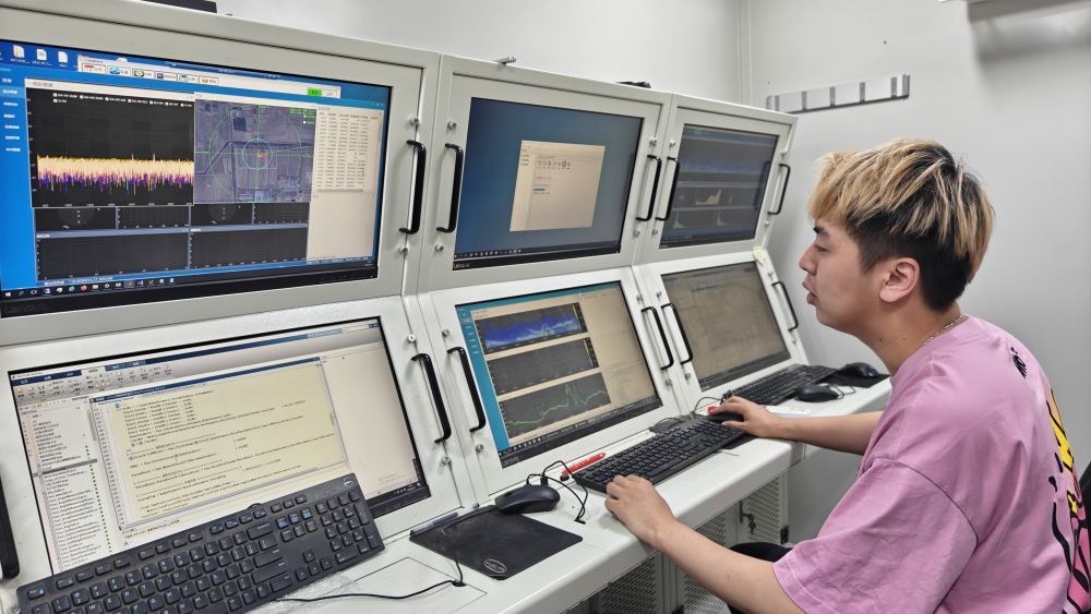 小雷达“盯住了”大害虫 小雷达“盯住了”大害虫