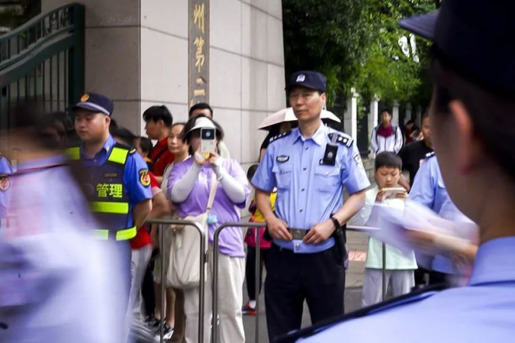 59.9岁老民警：这是我的最后一次“高考”！