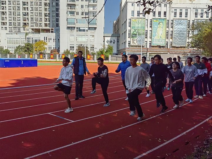 追光｜考完了吗？给高考生们一点大学体育课的震撼……