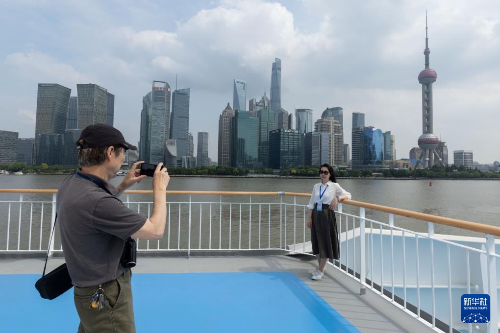 “鉴真号”轮开启首航之旅