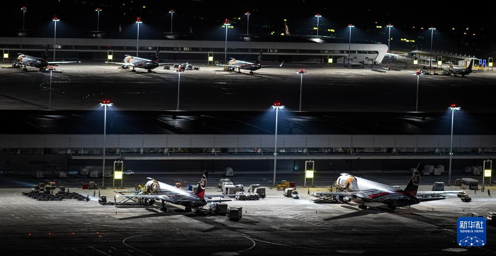 我国首个专业货运枢纽机场国际货邮吞吐量突破10万吨 我国首个专业货运枢纽机场国际货邮吞吐量突破10万吨