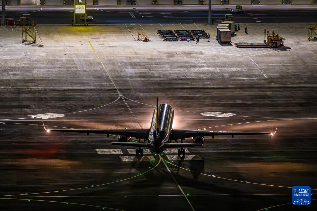 我国首个专业货运枢纽机场国际货邮吞吐量突破10万吨 我国首个专业货运枢纽机场国际货邮吞吐量突破10万吨