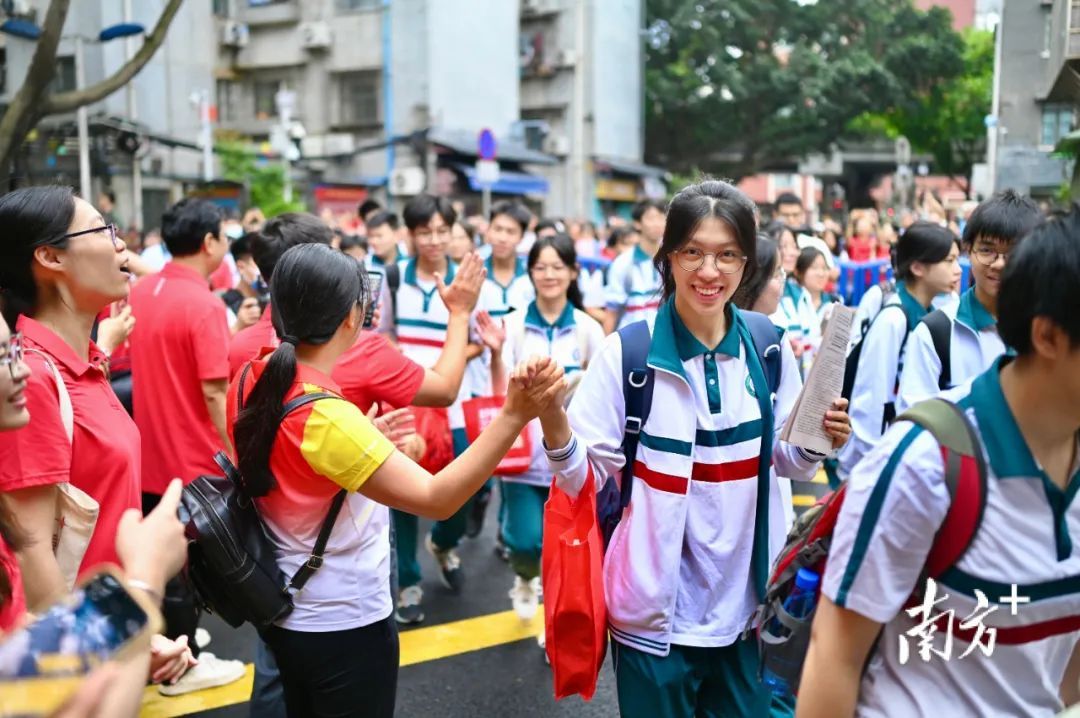 1342万考生共赴高考！走好人生赶考路，才能当好命运答卷人