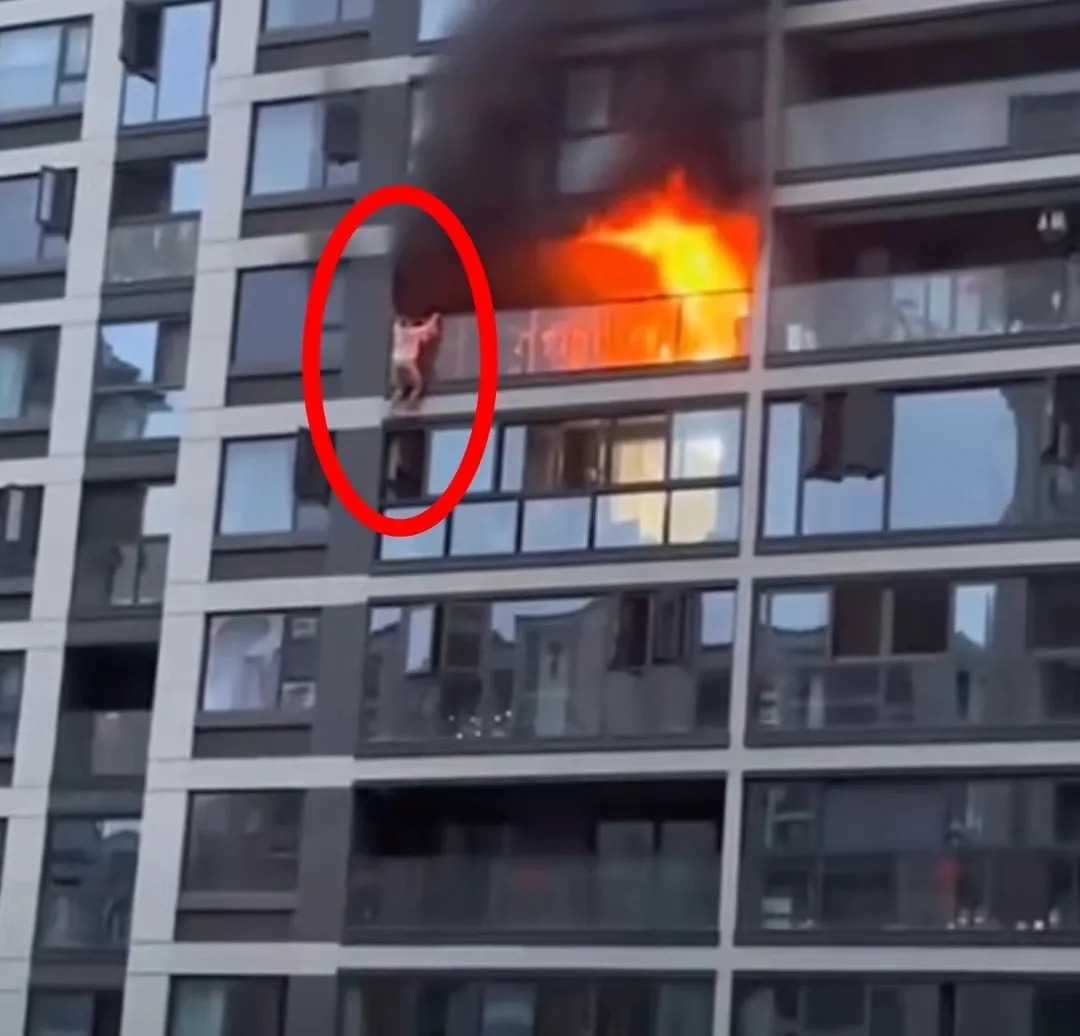 一小区9楼失火,男子逃生时不慎坠楼! 一小区9楼失火,男子逃生时不慎坠楼!
