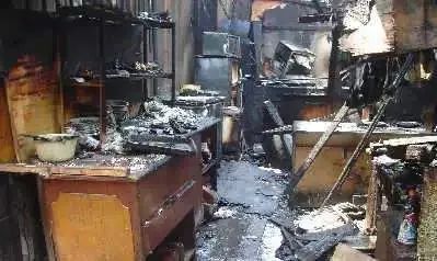 当心！贵州一居民煮粽子差点把家烧了