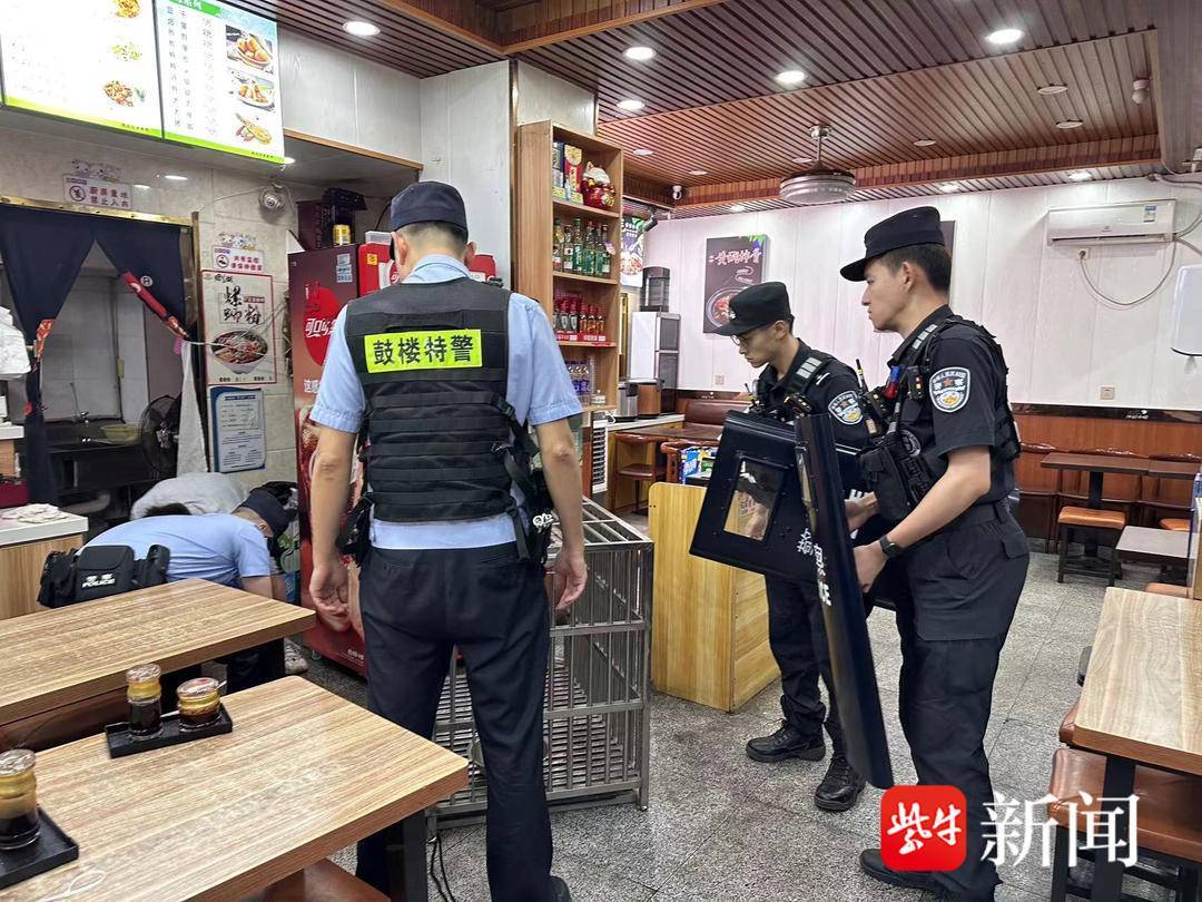 “二师兄”又下山巡视啦,南京警察蜀黍送你回家 “二师兄”又下山巡视啦,南京警察蜀黍送你回家