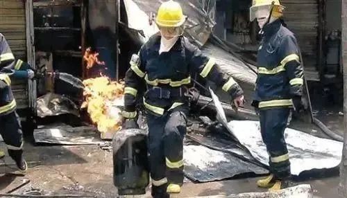 当心！贵州一居民煮粽子差点把家烧了