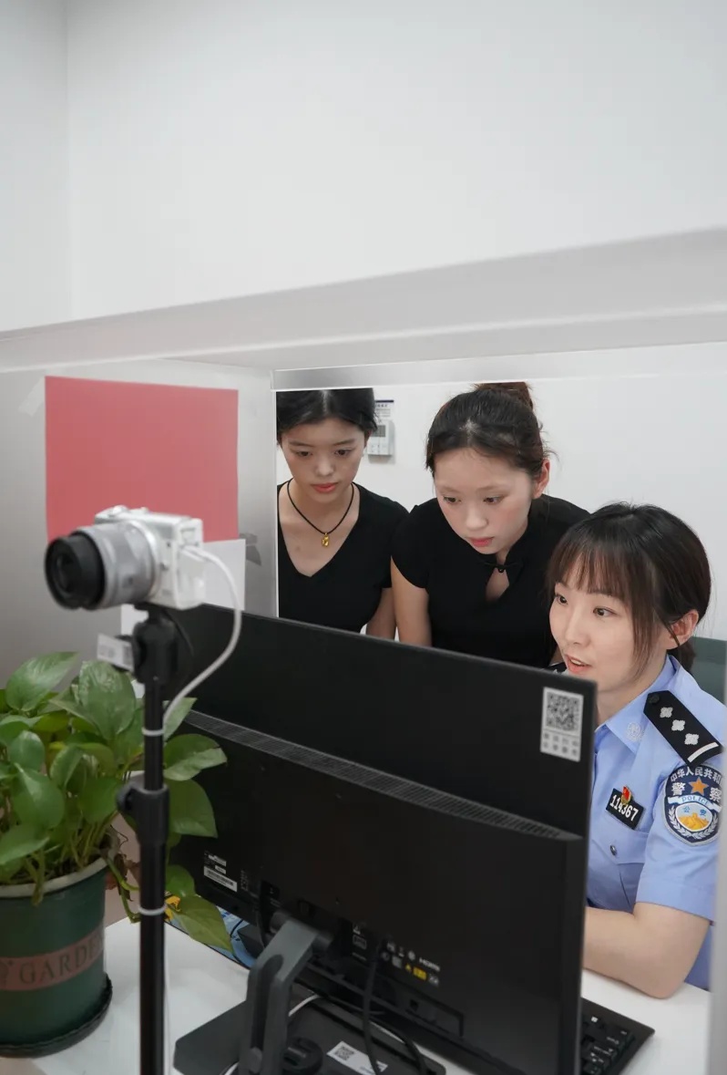 这个派出所拍的身份证照片为何这么好看？揭秘→