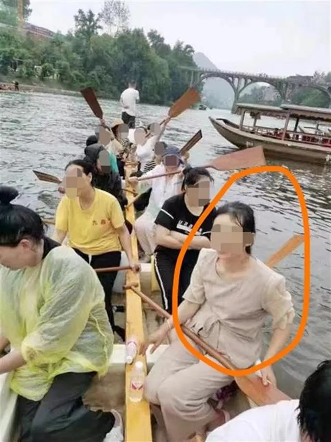 重庆秀山一龙舟翻船已致3人遇难，近几天已多起，多地叫停！