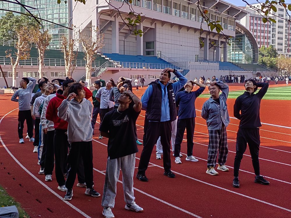 追光｜考完了吗？给高考生们一点大学体育课的震撼……