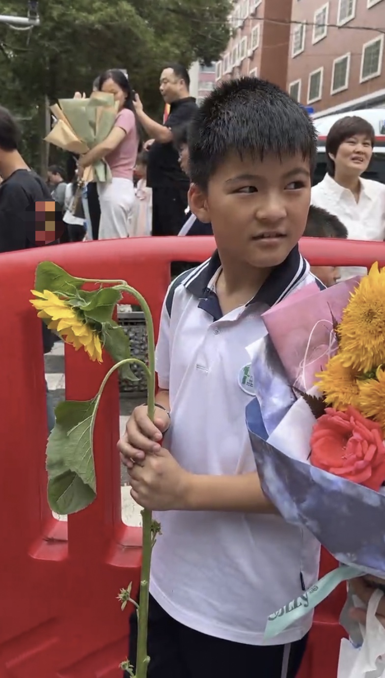 长沙陪考妈妈说起女儿高中三年哭了:这只是人生路上其中一个考验 长沙陪考妈妈说起女儿高中三年哭了:这只是人生路上其中一个考验