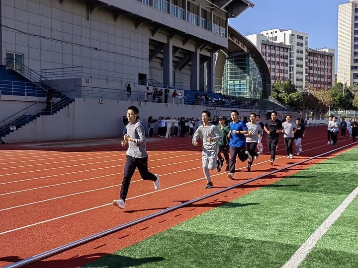 追光｜考完了吗？给高考生们一点大学体育课的震撼……