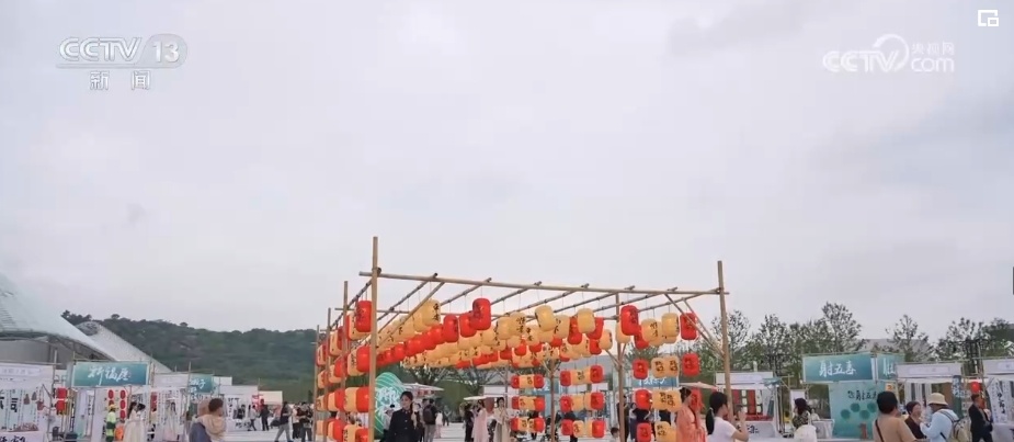 传统文化“活”起来释放新魅力 火热“端午经济”折射中国经济蓬勃活力 传统文化“活”起来释放新魅力 火热“端午经济”折射中国经济蓬勃活力