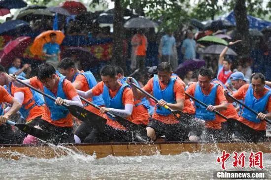 这届年轻人,也太“传统”了吧! 这届年轻人,也太“传统”了吧!