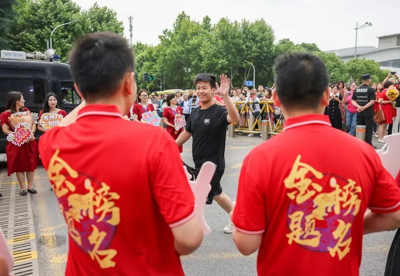 交卷！南京这一幕幕，刷屏了……