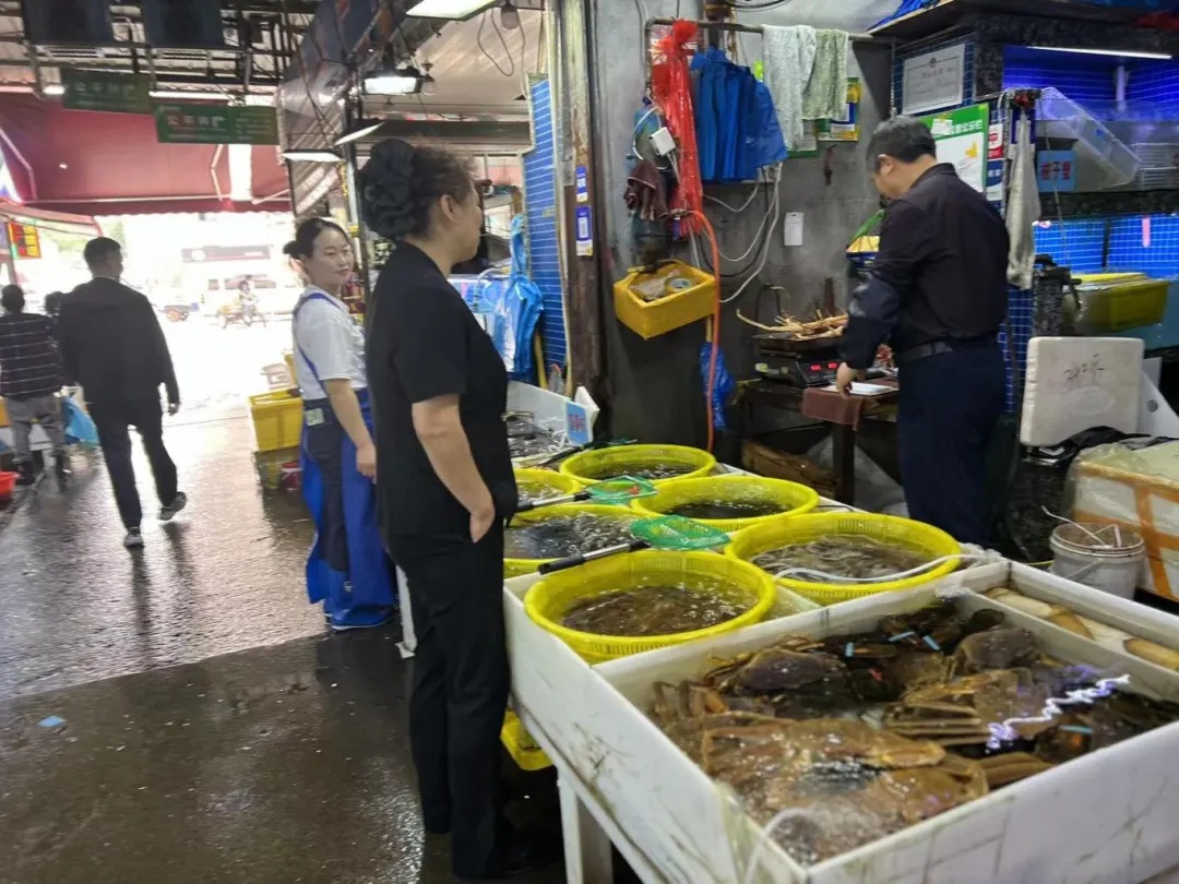 贵的70元一斤!提前上市,不少杭州人都在等.... 贵的70元一斤!提前上市,不少杭州人都在等....