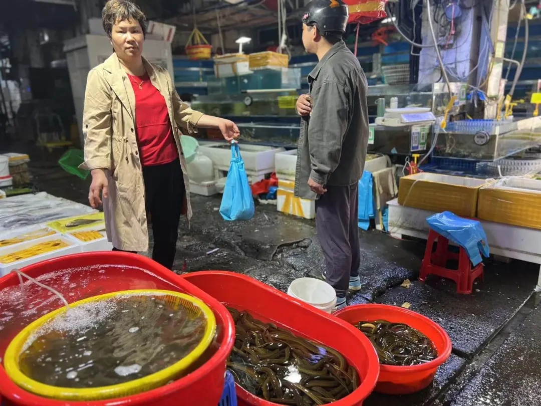 贵的70元一斤!提前上市,不少杭州人都在等.... 贵的70元一斤!提前上市,不少杭州人都在等....