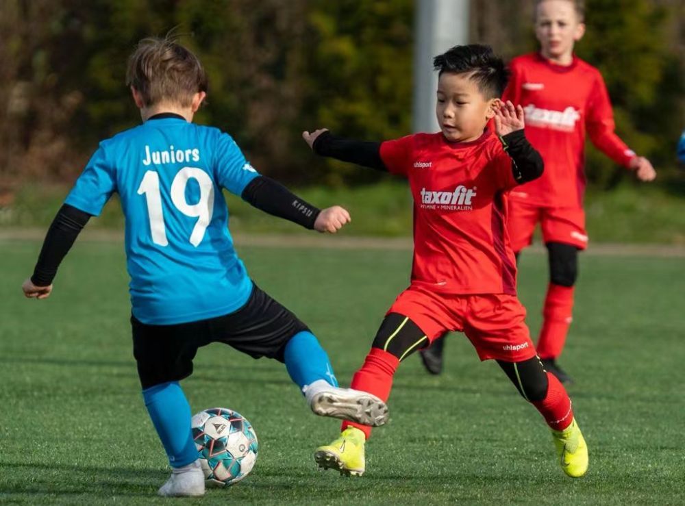 中国“球爹”在科隆