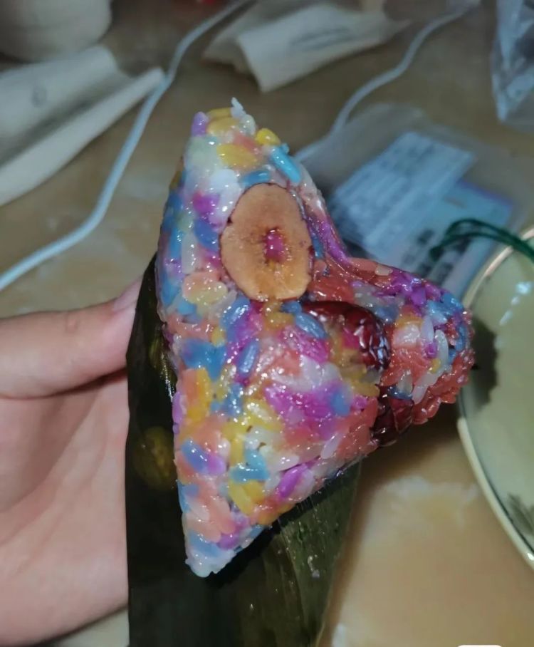 这届年轻人,也太“传统”了吧! 这届年轻人,也太“传统”了吧!