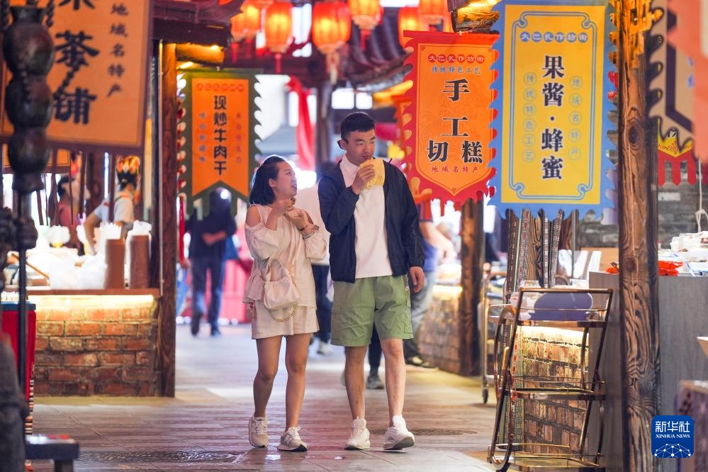 文旅活动精彩纷呈 乌鲁木齐热情迎客 文旅活动精彩纷呈 乌鲁木齐热情迎客