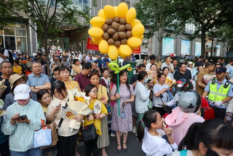 交卷！南京这一幕幕，刷屏了……