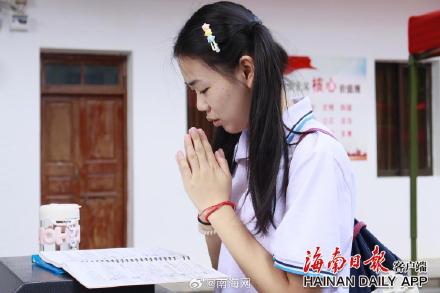 高考结束走出考场的心情 你还记得吗? 高考结束走出考场的心情 你还记得吗?