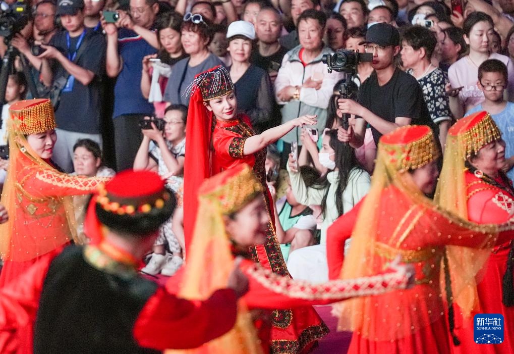 文旅活动精彩纷呈 乌鲁木齐热情迎客 文旅活动精彩纷呈 乌鲁木齐热情迎客