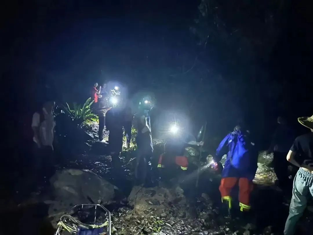 25人徒步吊罗山林区全员被困,1死2伤!又是这个原因,官方通报→ 25人徒步吊罗山林区全员被困,1死2伤!又是这个原因,官方通报→