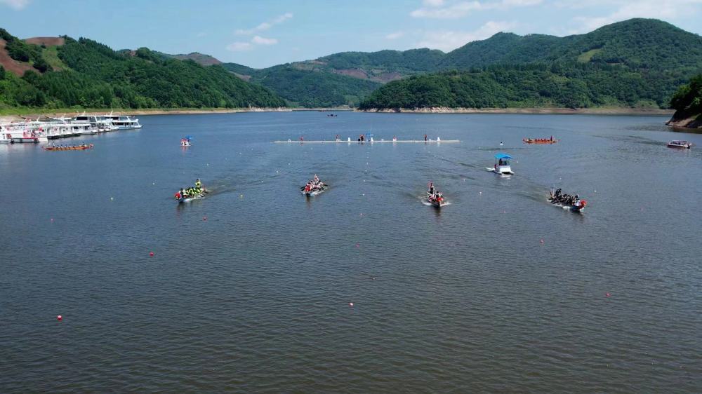 中国大学生龙舟锦标赛在吉林靖宇挥桨 中国大学生龙舟锦标赛在吉林靖宇挥桨